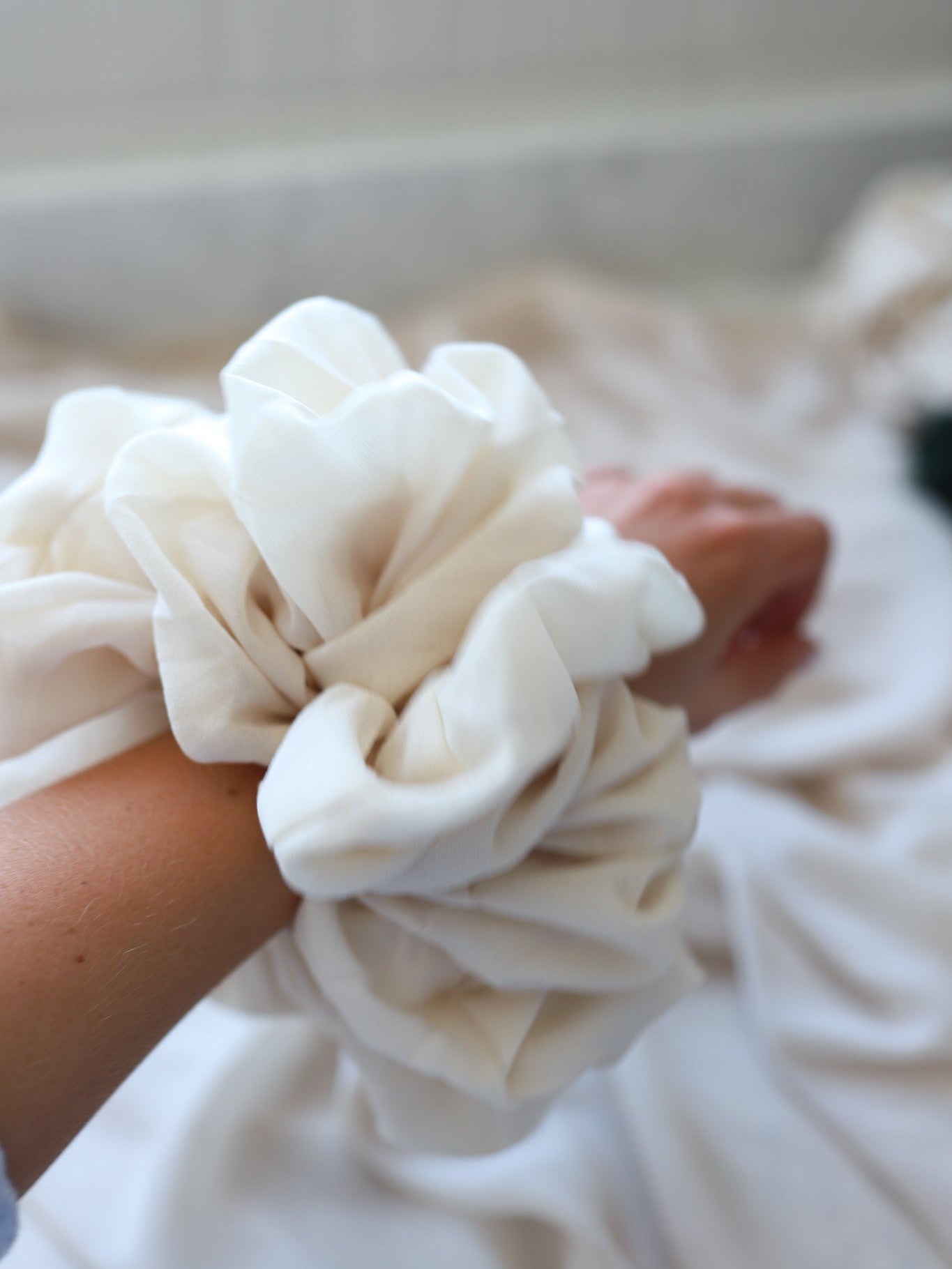 JUMBO SCRUNCHIE