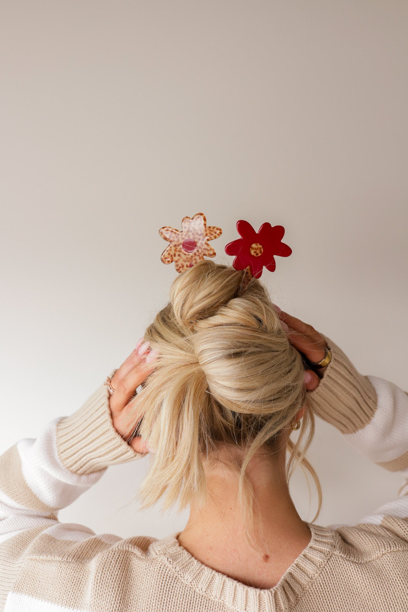 FLOWER FRENCH PINS ( 3 COLORS )