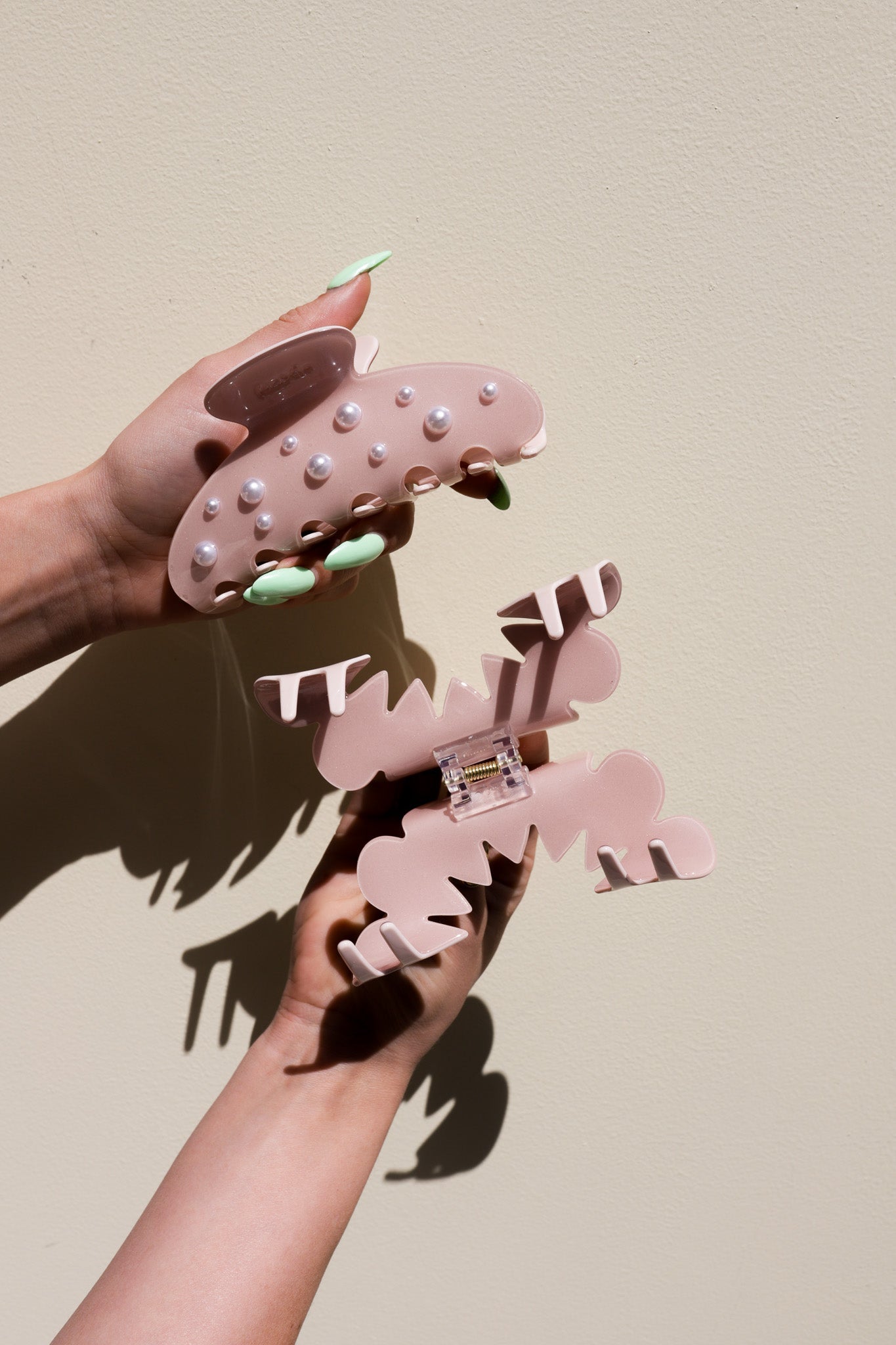 PINKY PETAL ARCH CLAW