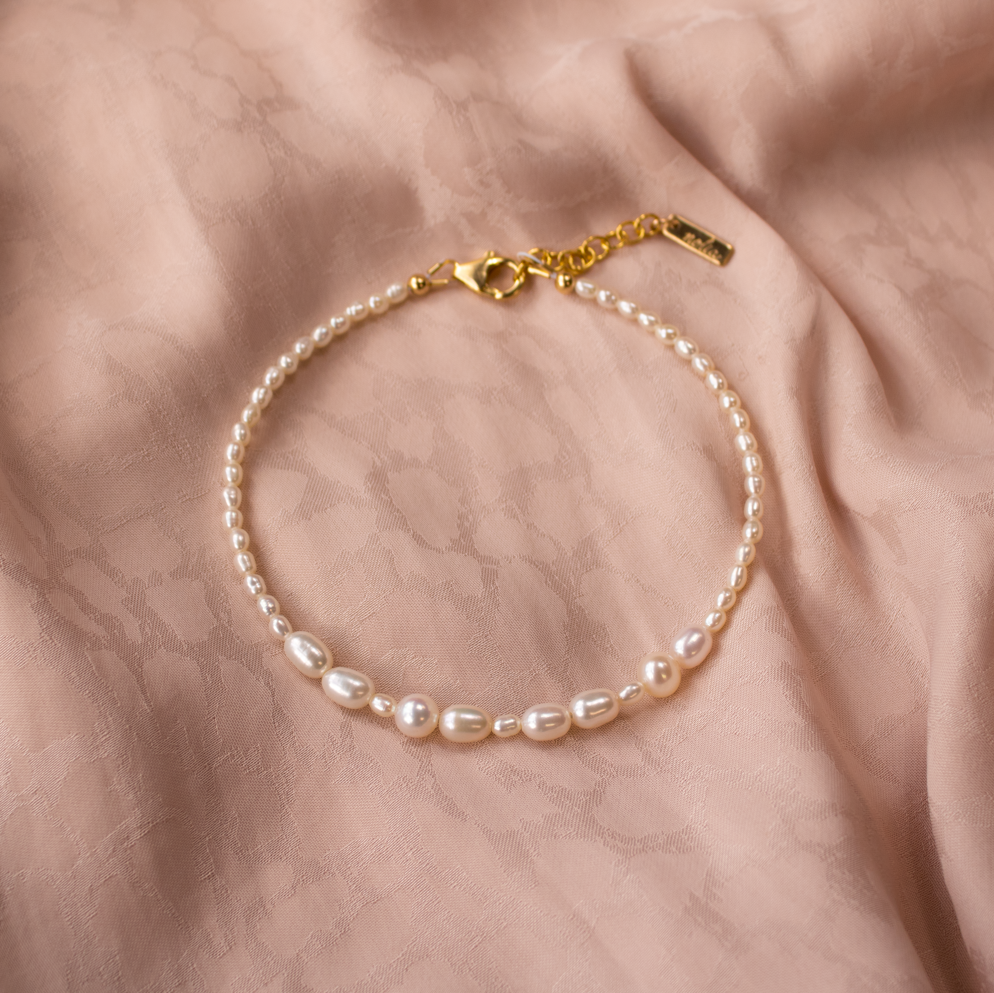 MAMA Morse Code Pearl Bracelet