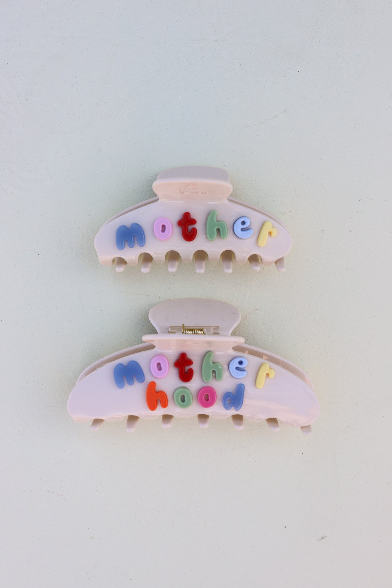 MOTHERHOOD CLAW
