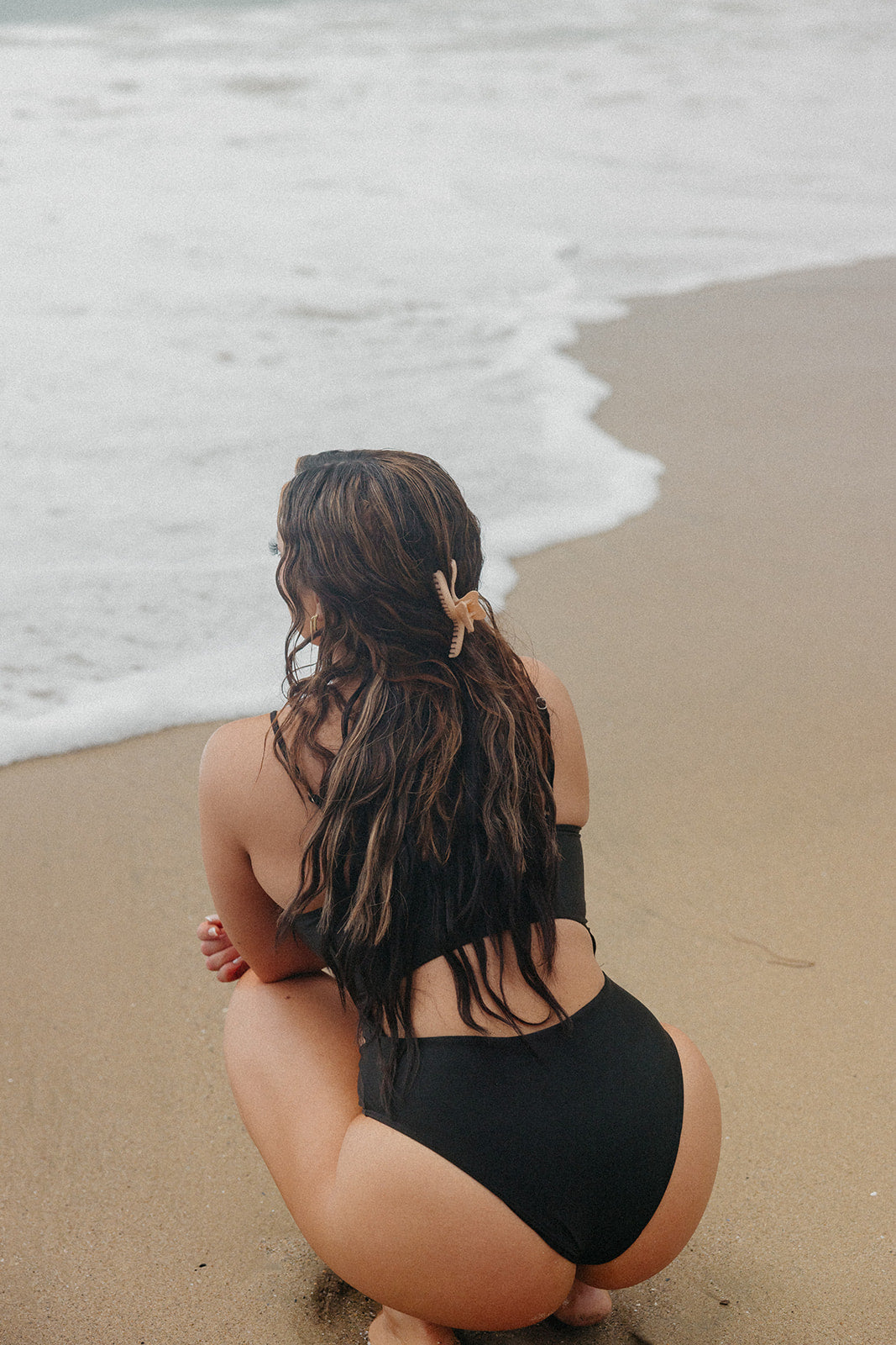 KAXI WAVY MIDI HOLD EVERYTHING CLAW